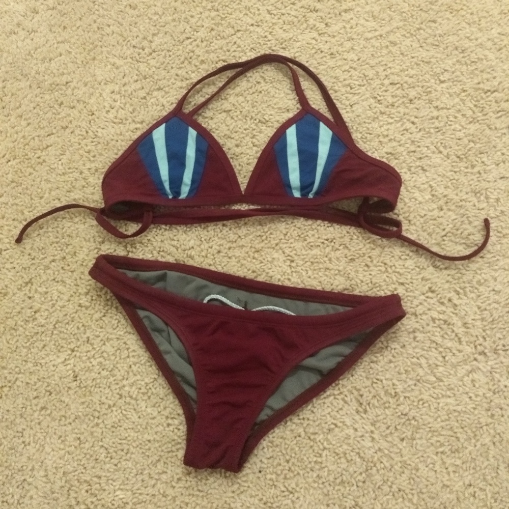 Jolyn Bikini: Medium top, Large Bali bottoms